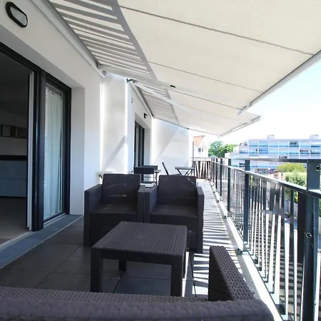 Appartement Superbe Centre-ville Proche De La Plage *