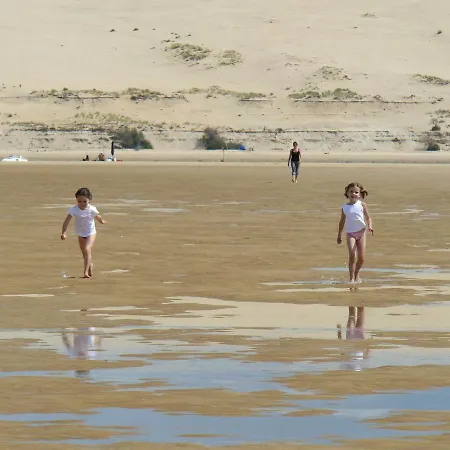 Appartement Superbe Centre-ville Proche De La Plage *